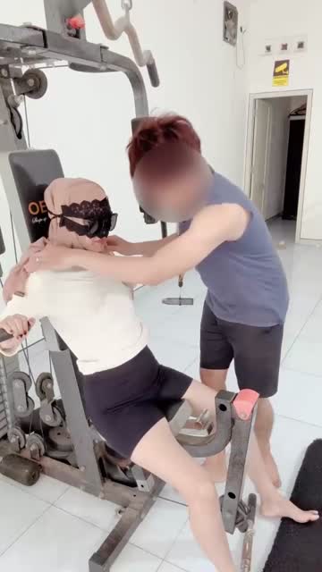 ukhti lagi nge-gym malah dihajar sama pelatihnya