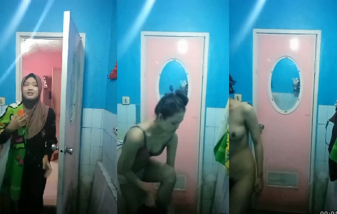 Bokep Indo Rekam Kegiatan Mahasiswi  Mandi