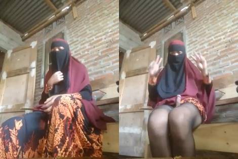 Bokep cadar schmale pamerin kontol dirumah