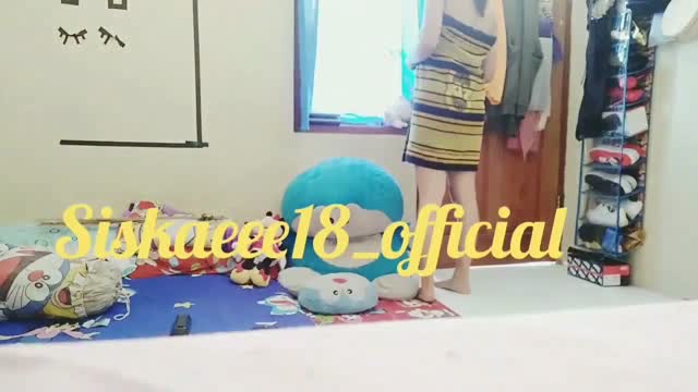 Siskaeee Eksib Prank Tukang Galon Malu2 – Join Tele @duniaimajinasix