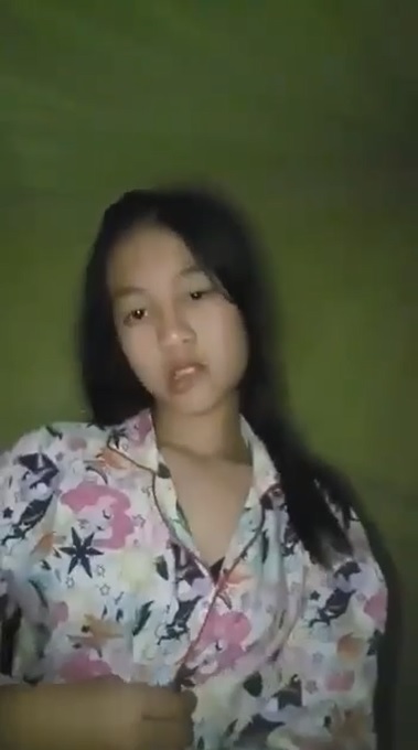 Naurah Esemah Memek Tembem Lagi Sange