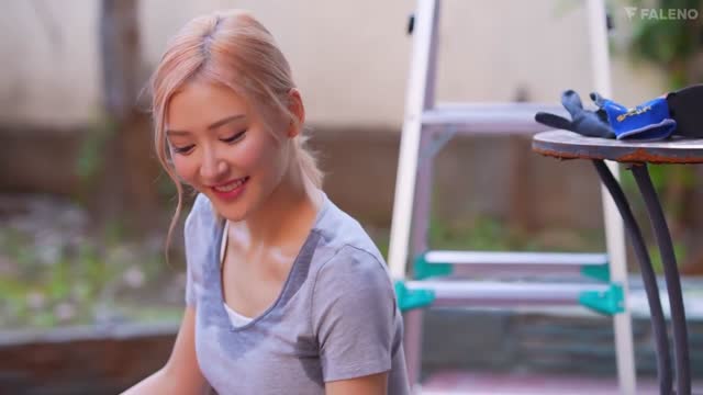 [ Jav Sub Indo ] Selama liburan musim panas, saya sendirian dengan seorang wanita kerah biru yang datang untuk memperbaiki AC saya. Dia memperhatikan bahwa saya mengalami ereksi saat mengenakan pakaian tipis dan tanpa bra, dan dia mulai memukuli saya