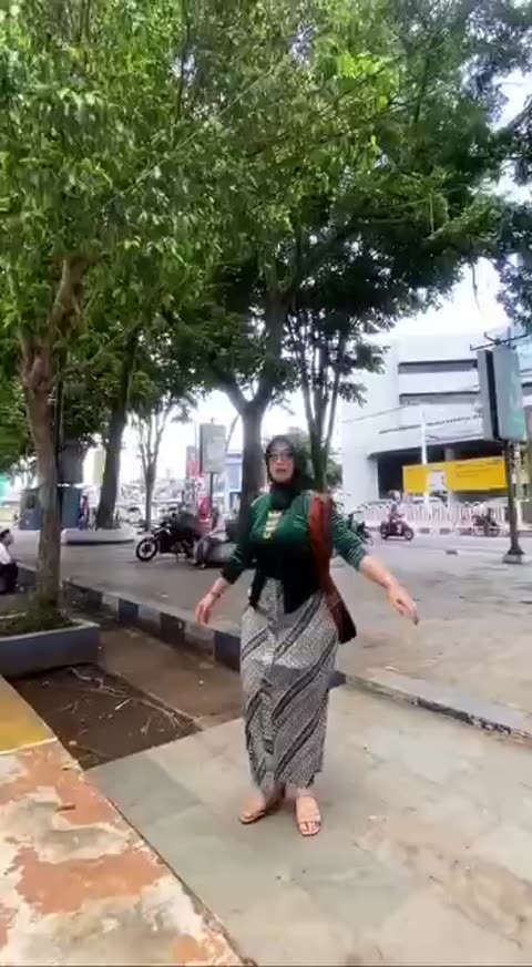 Video Bokep Indo Bu Guru Salsa Tersebar 8